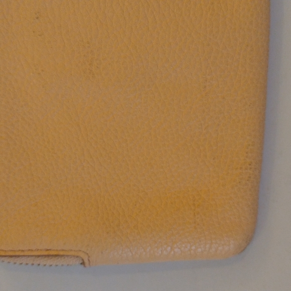 VGUC. Coach pale pink leather wristlet. - Picture 9 of 11